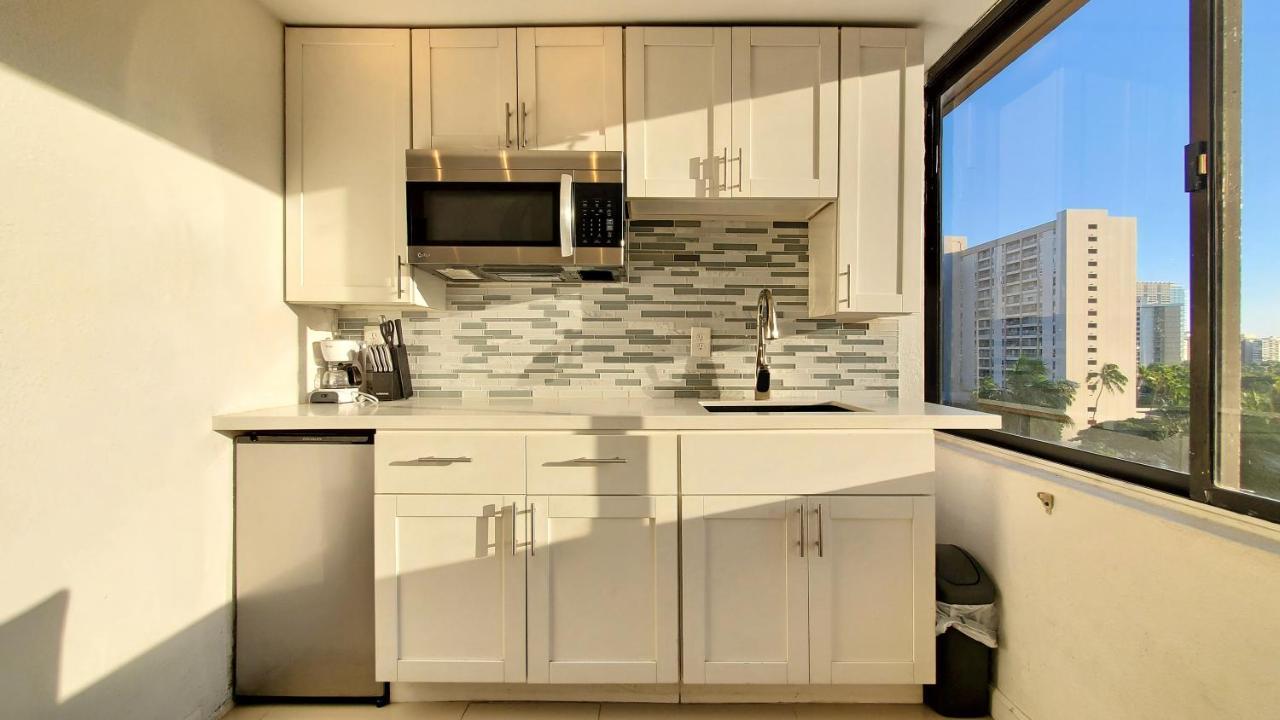 Waikiki Beach Cozy Studio No Resort Fee Гонолулу Екстер'єр фото